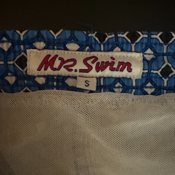 Mr Swim Swim Trunks Small 30-36" waist 7" inseam Gently worn 100% polyester - Picture 4 of 4